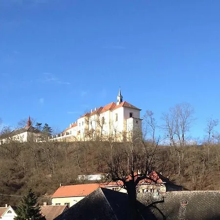 Apt. Overlooking The Castle Nizbor20km From Prague Apartment
